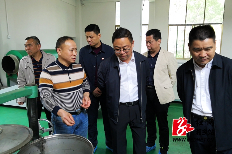 彭瑞林赴毛田鎮(zhèn)調(diào)研鄉(xiāng)村振興戰(zhàn)略實施情況(圖1)